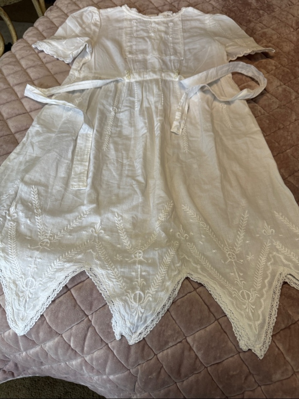 Gap kids for Stella McCarthy White Embroidered Boho Dress w/ Scallop Hem w/ tie